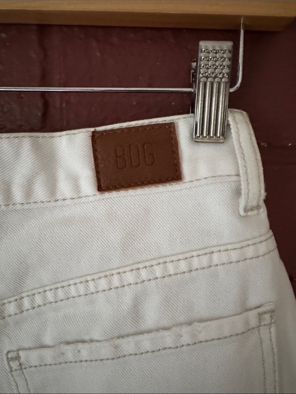 Urban Outfitters BDG White High Rise Cheeky Denim Frayed Hem Shorts Size 26 - Picture 5 of 7